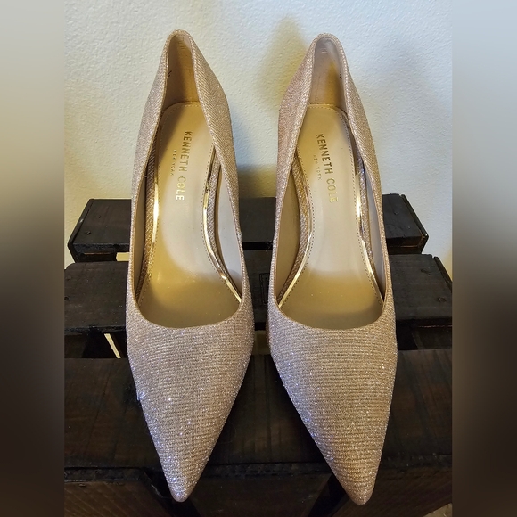 Kenneth Cole Romi Pump - Picture 3 of 9